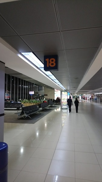 Puertas de abordaje en el aeropuerto La Aurora