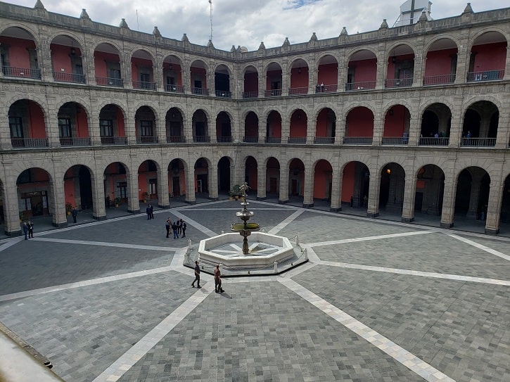 palacio nacional día 4 en ciudad de México