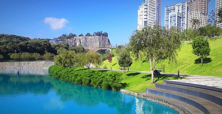 Entrada al lago del parque la mexicana en Santa fe