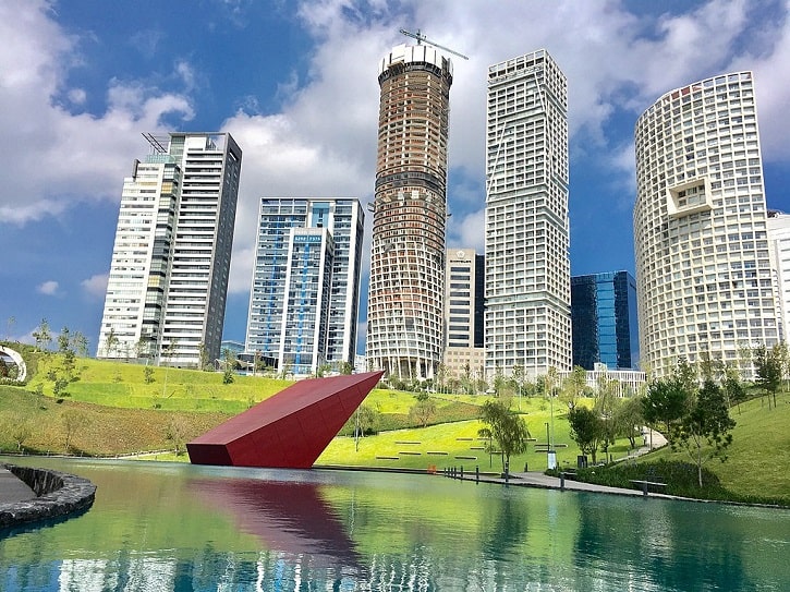 Lago en parque la mexicana en santa fe