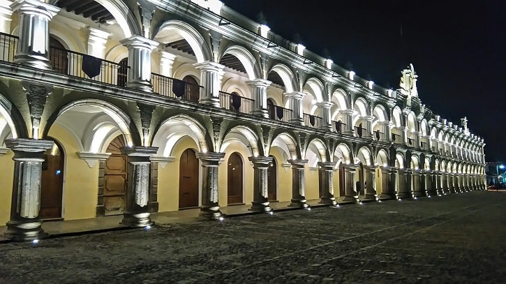 Paisajes de Guatemala de noche: Antigua Guatemala
