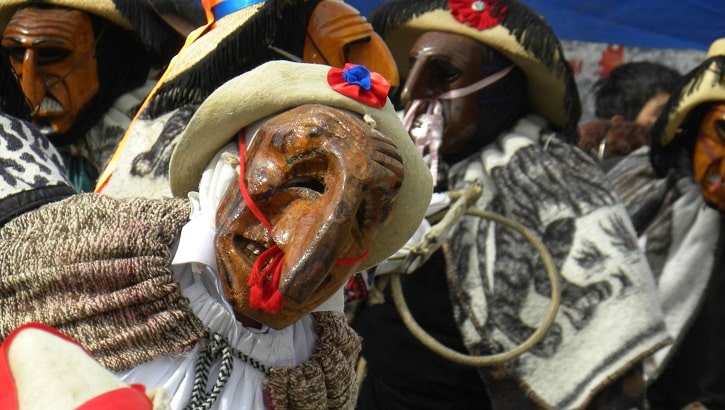 Danzas del Perú con máscaras: La Huaconada